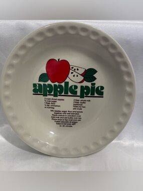 Apple Pie Ceramic Pie Plate with Graphic Apple Design